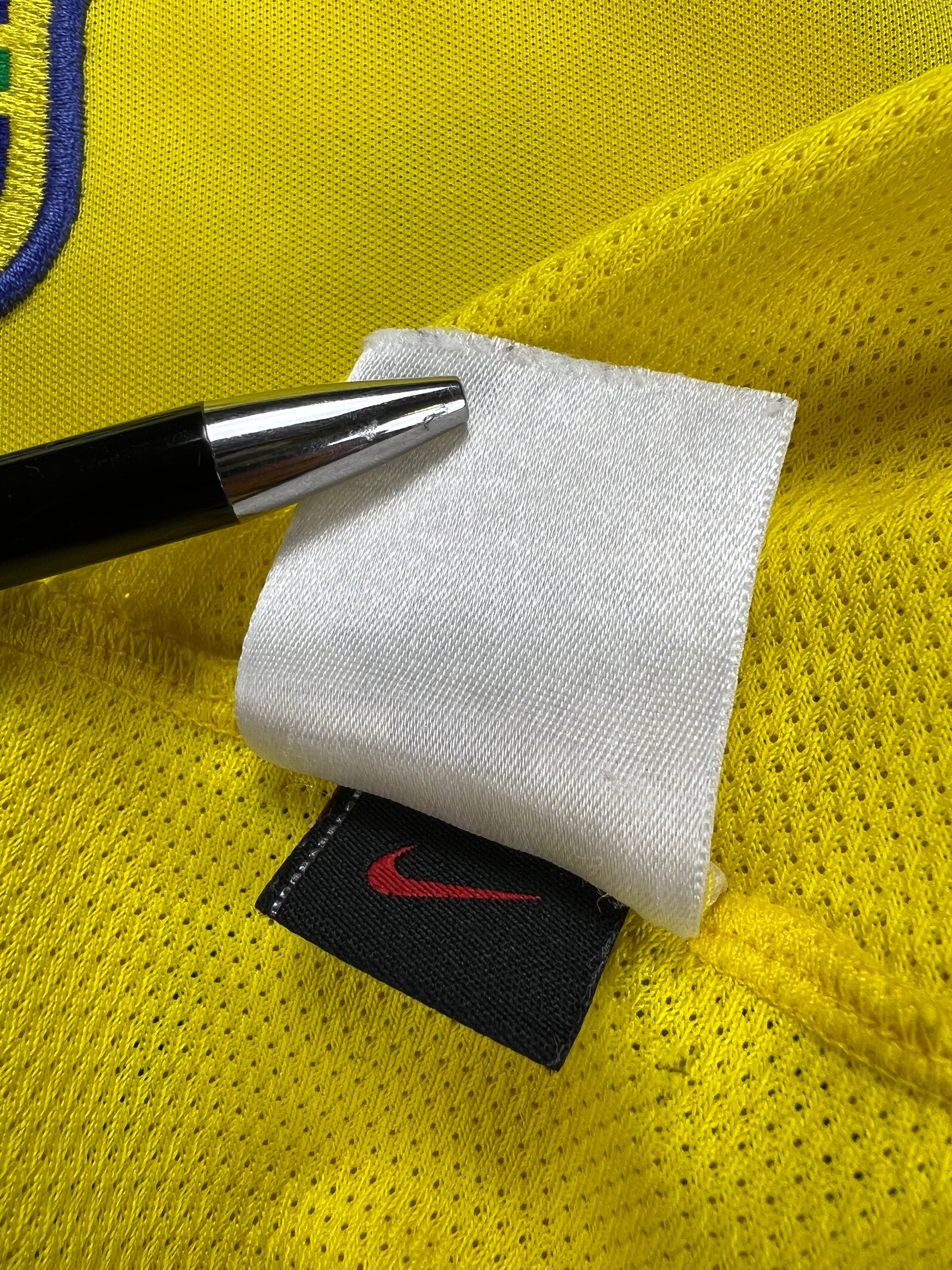 Brasilien 2004-06 "Ronaldinho" Heim Trikot M Nike