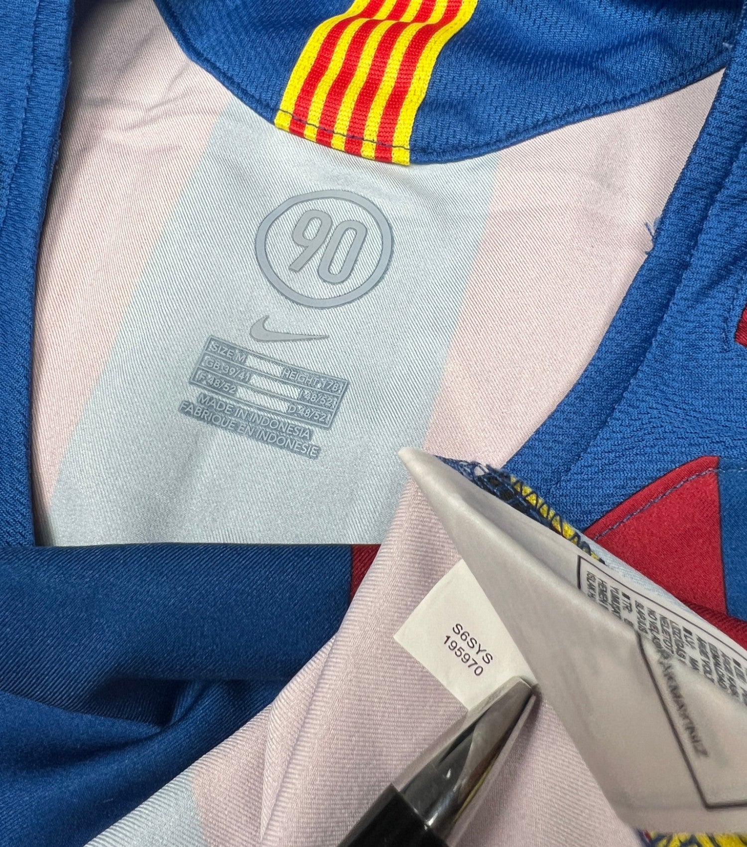 Barcelona 2005-06 "Ronaldinho" Heim Trikot (M) nike